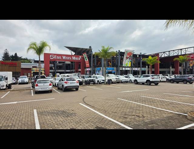 351M² RETAIL TO LET IN FAIRVIEW